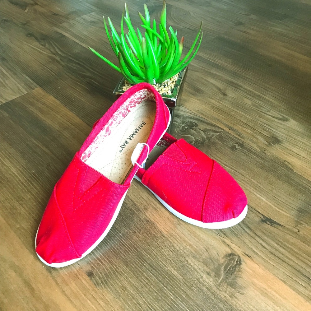 🎅 Bahama Bay Red Canvas Flats- Size 7